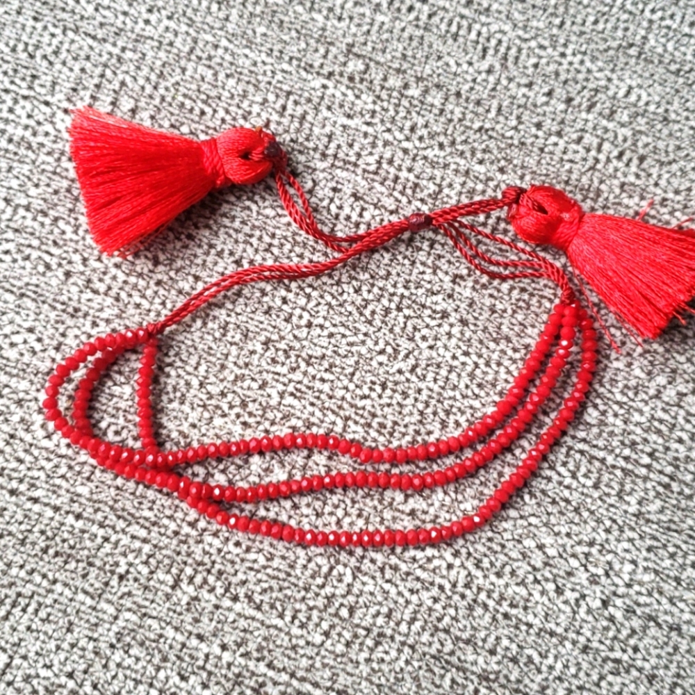 Pulsera roja / red beaded bracelet